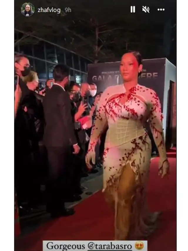 6 Potret Tara Basro di Gala Premiere Pengabdi Setan 2, Tampil Dramatis