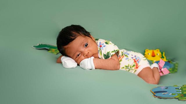 Ilustrasi bayi perempuan