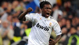 5. Royston Drenthe - Diboyong dari Feyenoord, Drenthe dinilai jauh dari harapan dan tidak memuaskan. Penampilannya mendapat cercaan dari para penggemar sendiri serta disebut sebagai pemain terburuk yang pernah dibeli Real Madrid. (AFP/Javier Soriano)