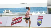 Asmaranti Lintang (SMPN 4 Wonosari) mencatat waktu terbaik 2 menit 54,98 detik pada babak penyisihan lari 800 meter putri kategori SMP dalam Energen Champion SAC Indonesia 2022 - Yogyakarta Qualifiers di Stadion Mandala Krida, Jumat (21/10).