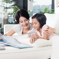 ilustrasi ibu dan anak/copyright from Shutterstock