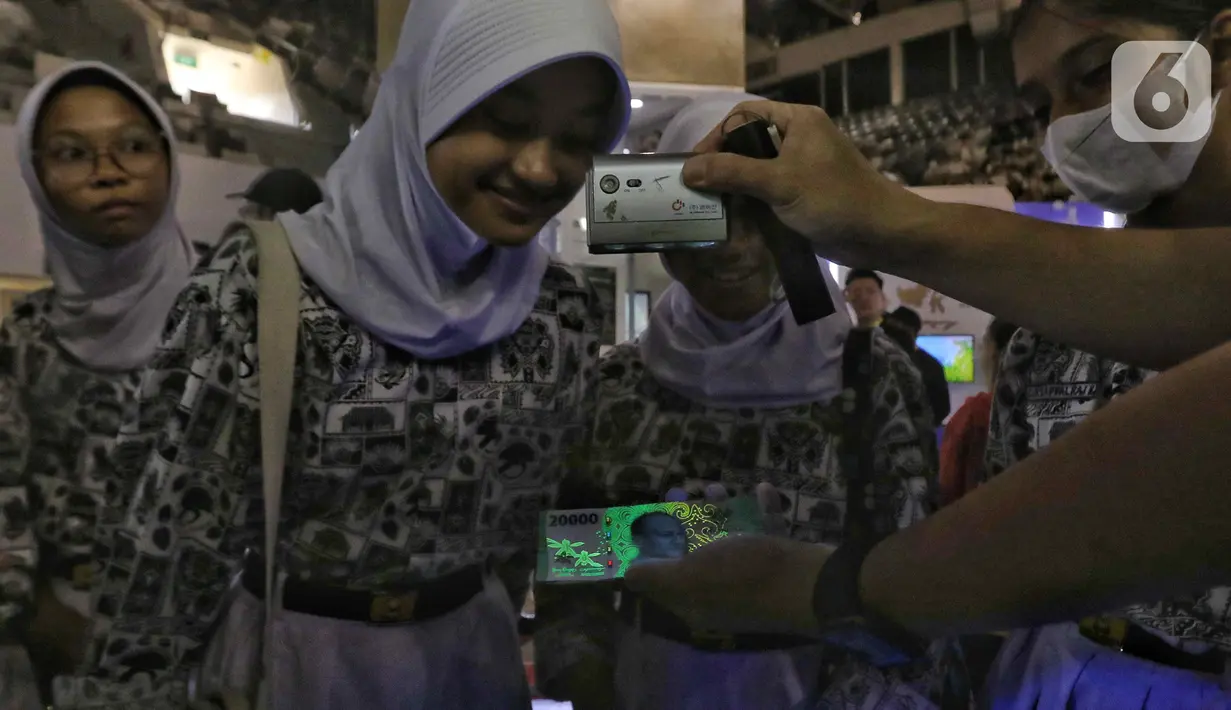FERBI merupakan ajang edukasi uang Rupiah, sebagai perhelatan yang dipersembahkan bagi seluruh khalayak untuk mencintai, bangga, dan memahami NKRI melalui apresiasi terhadap uang Rupiah. (Liputan6.com/Angga Yuniar)