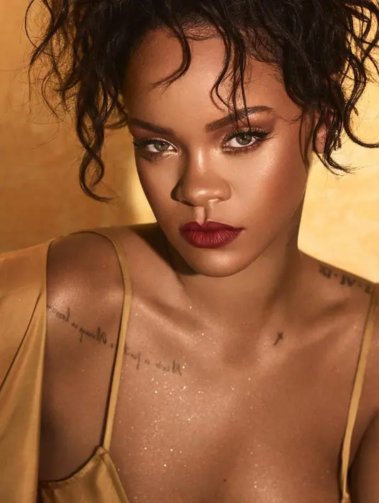 "Rihanna sangat fokus dengan kariernya pada masa ini dan itu adalah prioritasnya. Memulai keluarga belum menjadi hal penting untuknya saat ini," lanjut sumber. (instagram/badgalriri)