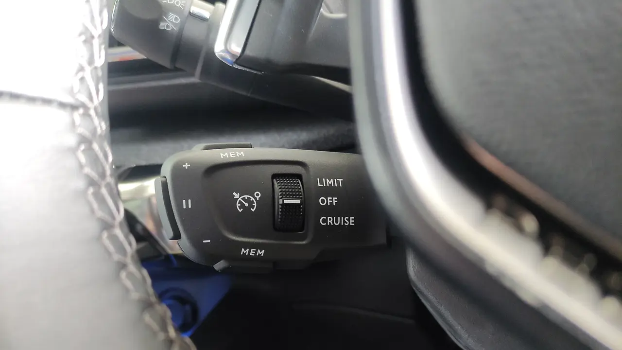 Kemudahan Aktifkan Cruise Control dan Speed Limiter Peugeot 3008 dan 5008 (Ist)