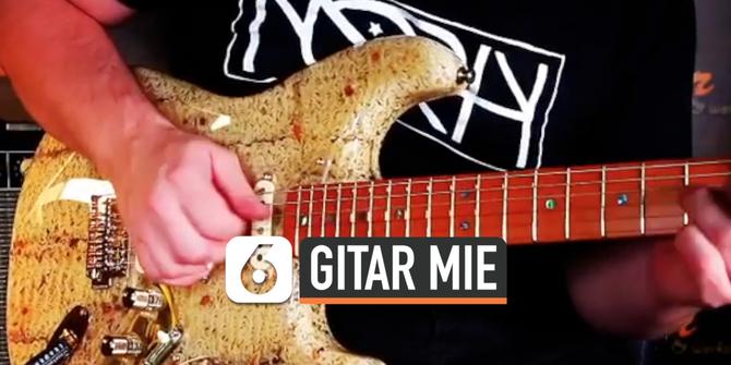 VIDEO: Unik, Seniman Ini Bikin Gitar dari Mie Instan
