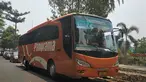 Yang pertama adalah Jetbus generasi pertama. Bus ini hadir dalam dua varian yaitu Non High Deck dan High Deck. Bus ini menggunakan lampu Headlamp halogen berbentuk daun, namun sudah ada sedikit sentuhan LED yang terletak pada bagian atas lampunya. Tak hanya itu, Lampu belakang yang berukuran cukup besar juga masih menggunakan bohlam dan terlihat menyambung. Sementara pada bagian pilarnya menggunakan pilar yang terinspirasi dari bus Mercedes-Benz Travego dari Eropa.