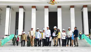 Presiden Joko Widodo atau Jokowi optimis bisa mulai berkantor di Ibu Kota Nusantara (IKN), Kalimantan Timur pada Juli 2024. (Biro Pers Kepresidenan).