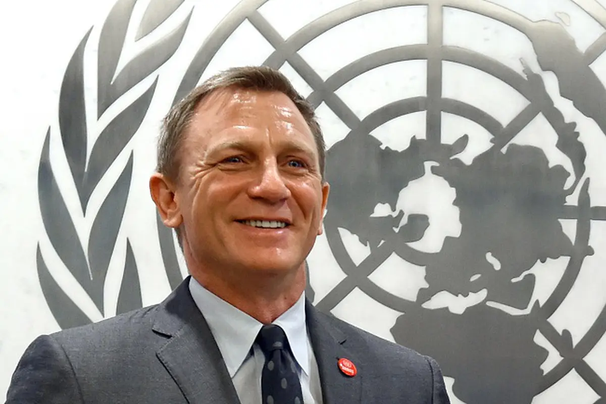 [Bintang] Daniel Craig