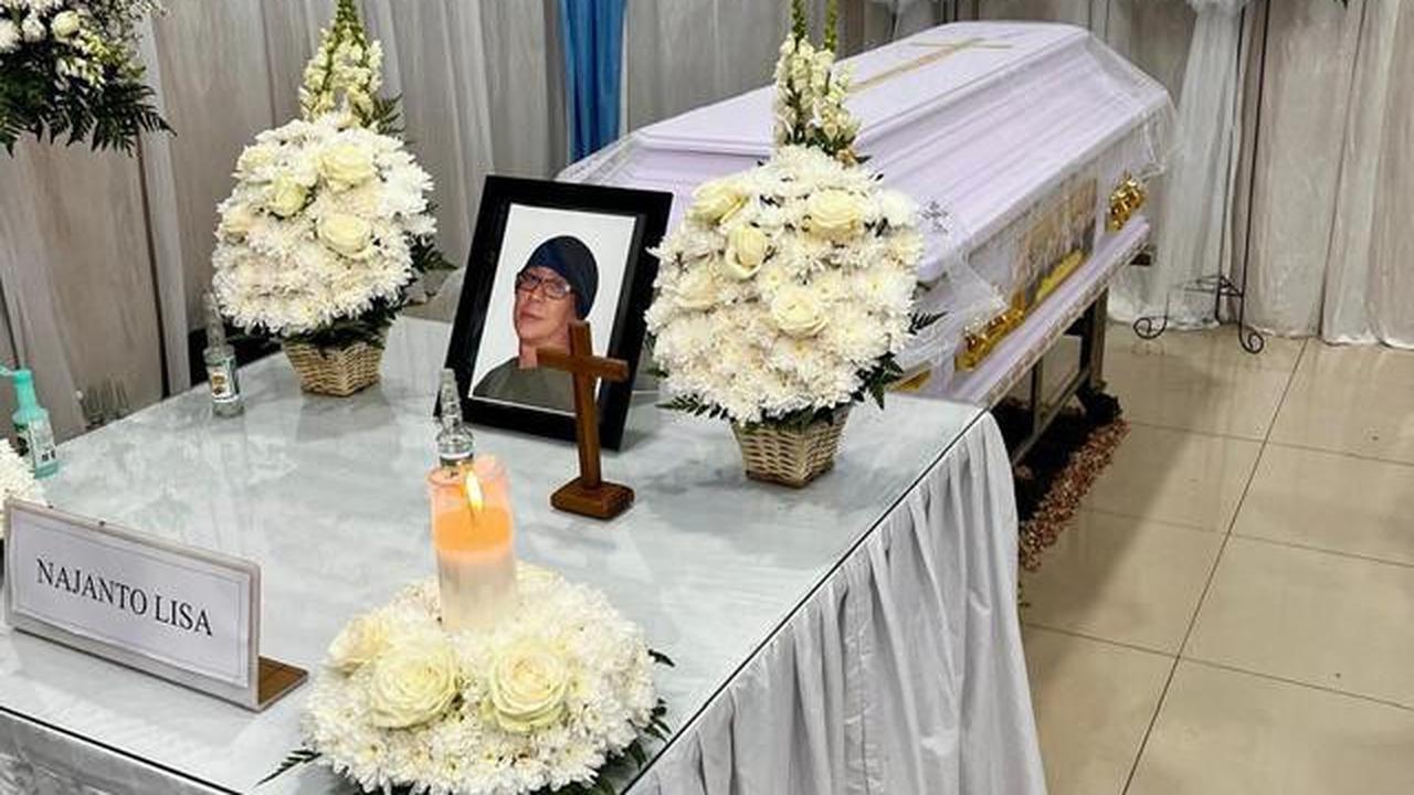 Raffi Ahmad Melayat ke Rumah Duka Sutradara Nayato Fio Nuala, Berikan Penghormatan Terakhir