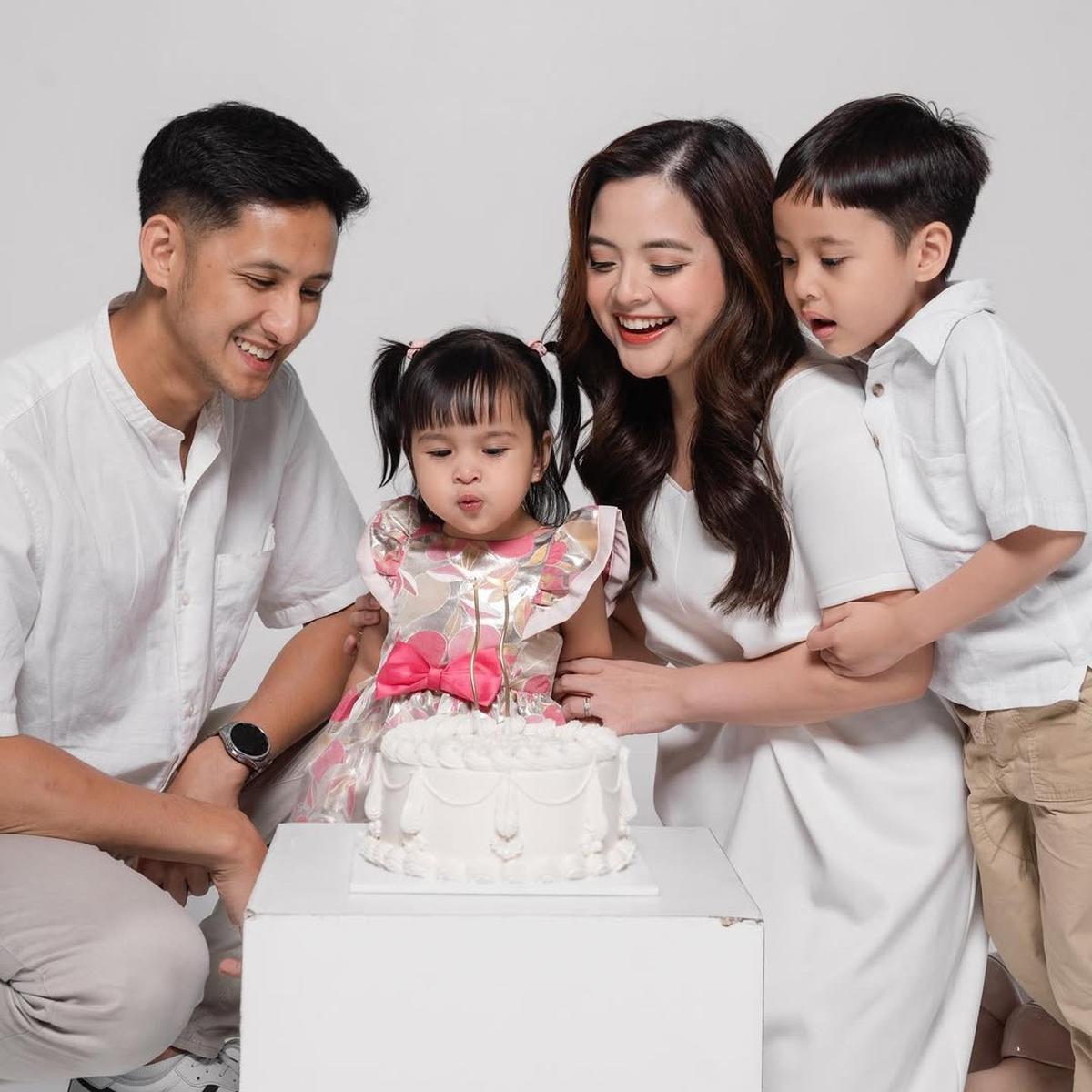 Pemotretan keluarga tasya kamila
