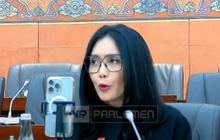 VIDEO: Miris Rieke 'Oneng' Lihat Prabowo Digempur Ricuh Gas & Pagar Laut "Orang Sabar Pasti Kesal"