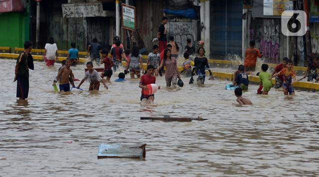 Warga Pesisir Jakarta Diminta Waspada, Ada Potensi Banjir Rob hingga 28 Oktober 2025