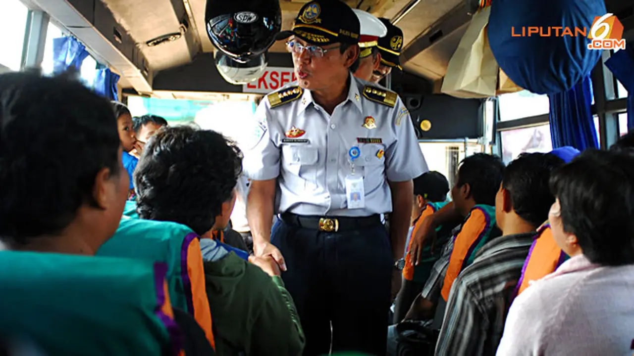 mudik-bus-130805b.jpg