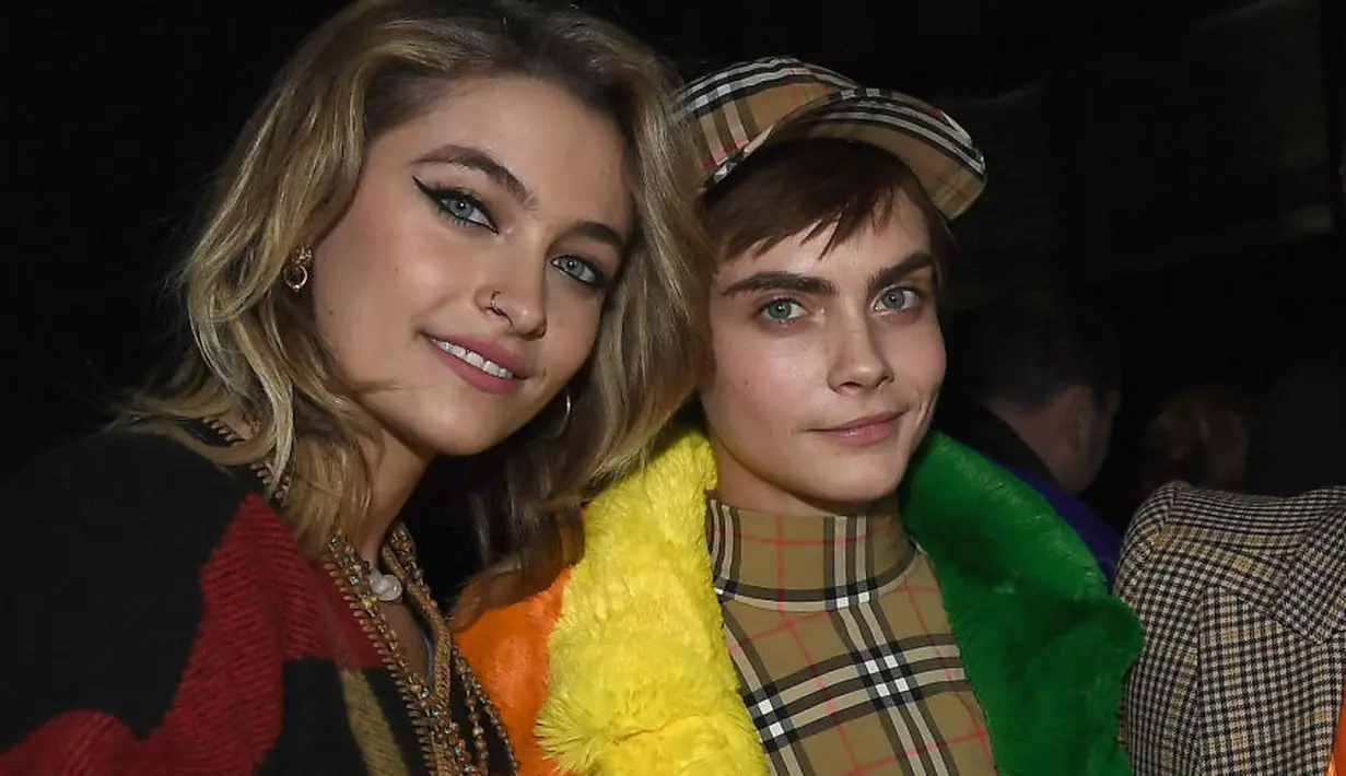 Tak hanya itu, sebelumnya Paris sendiri sempat mengucapkan selamat ulang tahun untuk Cara. (Getty Images - Elle)