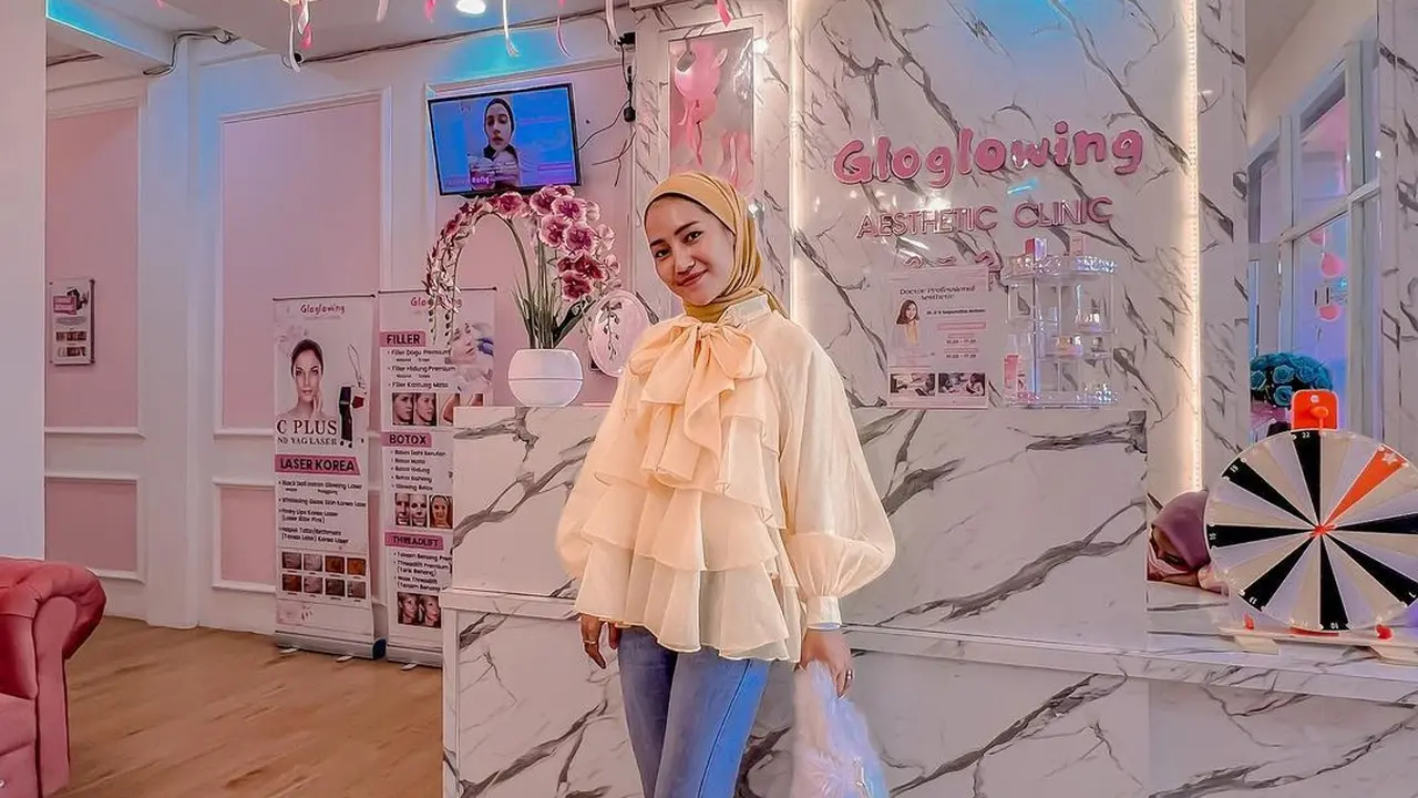 Selebgram Opy Handika