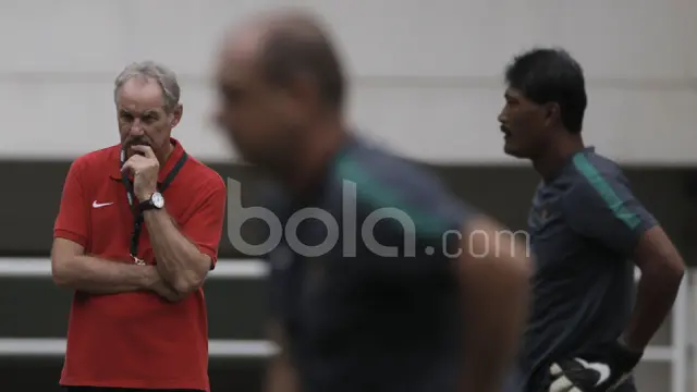 Alfred Riedl