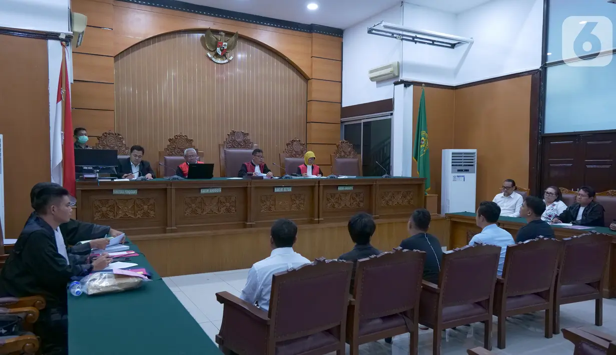 Suasana sidang lanjutan terdakwa kasus dugaan penyalahgunaan narkotika Tri Retno Prayudati atau Nunung dan suaminya July Jan Sambiran dengan agenda mendengarkan keterangan saksi dari JPU di PN Jakarta Selatan, Jakarta, Rabu (9/10/2019). (Liputan6.com/Herman Zakharia)