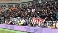 Pesta gol Persija Jakarta atas Bali United diwarnai oleh protes dari suporternya, The Jakmania. (Bola.com/Abdul Aziz).