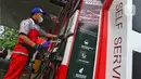Produk baru BBM dengan angka RON 95 itu dijual dengan harga Rp13.500 per liter. (Liputan6.com/Angga Yuniar)
