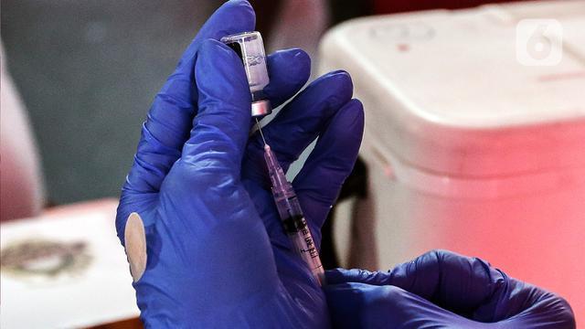 Rencana vaksin COVID-19 berbayar pada 2024 mendapat respons dari berbagai pihak