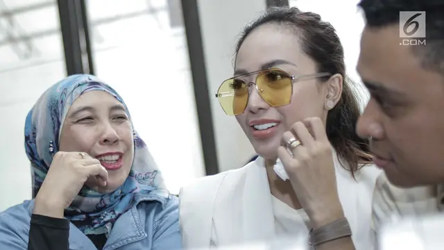 Cinta Ratu Nansya dan Roby Geisha