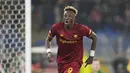 AS Roma tanpa kesulitan berarti berhasil meraup poin penuh saat menjamu Zorya dalam laga lanjutan fase grup UEFA Conference League yang digelar pada Jumat (26/11/2021). Pasukan Jose Mourinho keluar sebagai pemenang dengan skor 4-0. (AP/Gregorio Borgia)