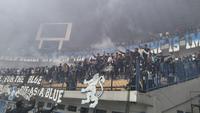Ribuan bobotoh memadati Stadion Gelora Bandung Lautan Api (GBLA) Kota Bandung, Kamis (7/5/2026). Ini merupakan bentuk dukungan terhadap Persib Bandung yang akan terbang ke Samarinda untuk duel panas melawan Persija Jakarta pada pekan ke-32 BRI Super League 2025/2026, Minggu (10/5/2026). (Bola.com/Erwin Snaz)