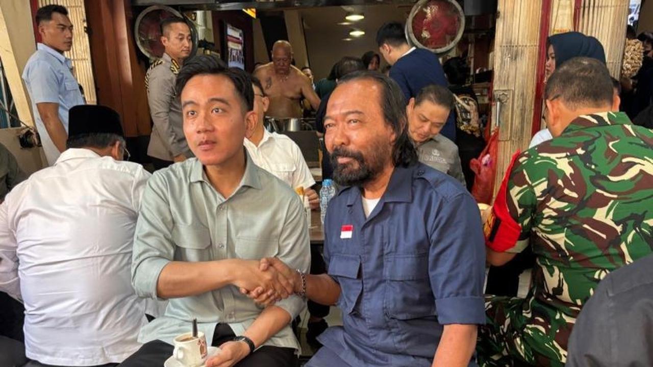 Momen Unik: Gibran Bertemu 'Surya Paloh' di Warung Kopi Pontianak, Siapa Dia Sebenarnya?