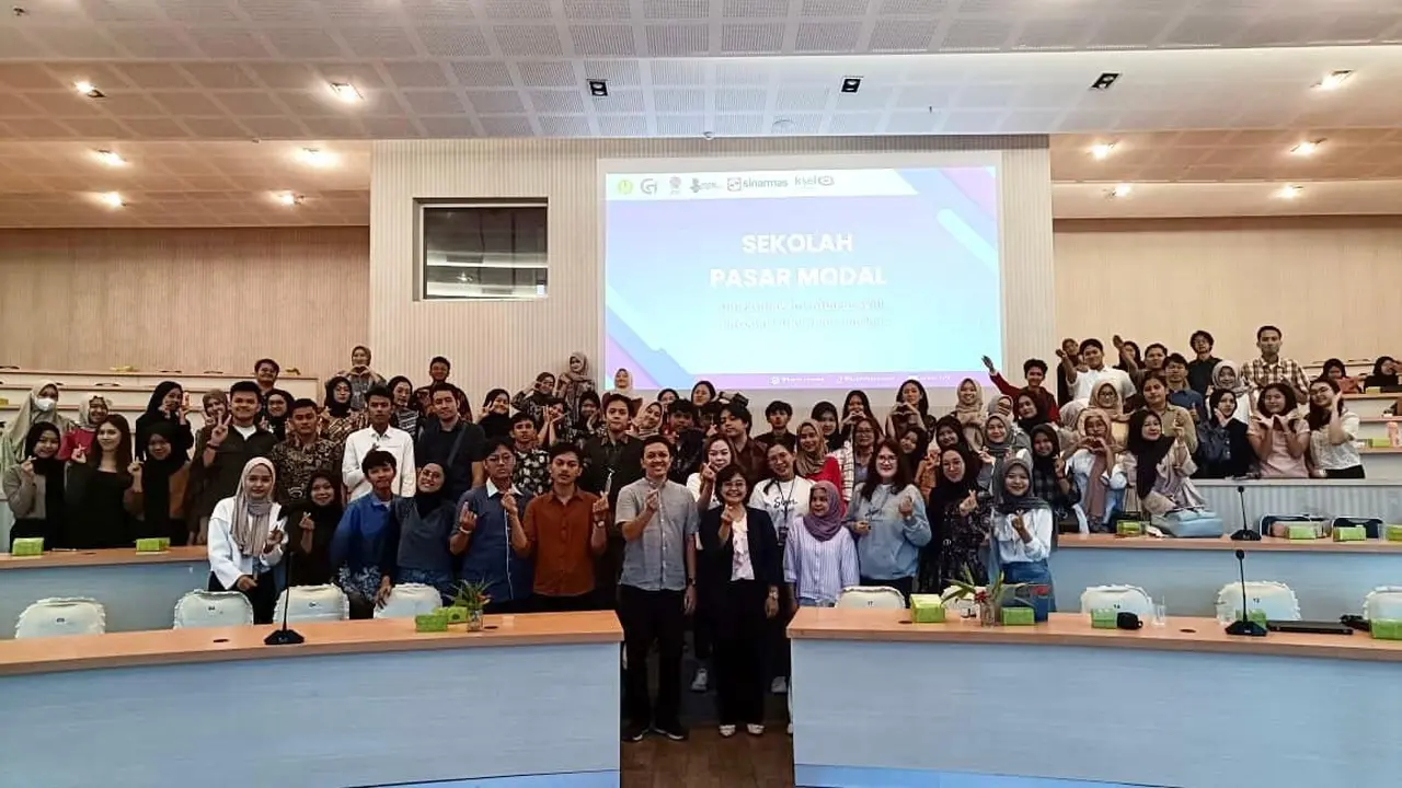 Sinarmas Sekuritas (SimInvest) dan Universitas Jenderal Soedirman (Unsoed) menggelar acara sekolah pasar modal di Purwokerto. (Dok Sinar Mas)