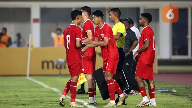 Foto: Laga Perdana Malik Risaldi Bersama Timnas Indonesia saat Laga Uji Coba Melawan Tanzania