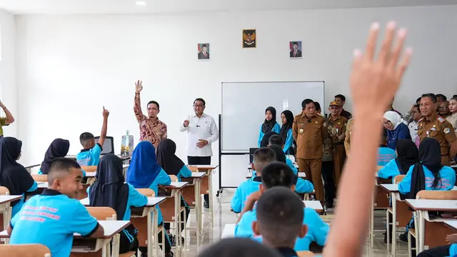 Menteri Ekraf Tinjau Sekolah Rakyat