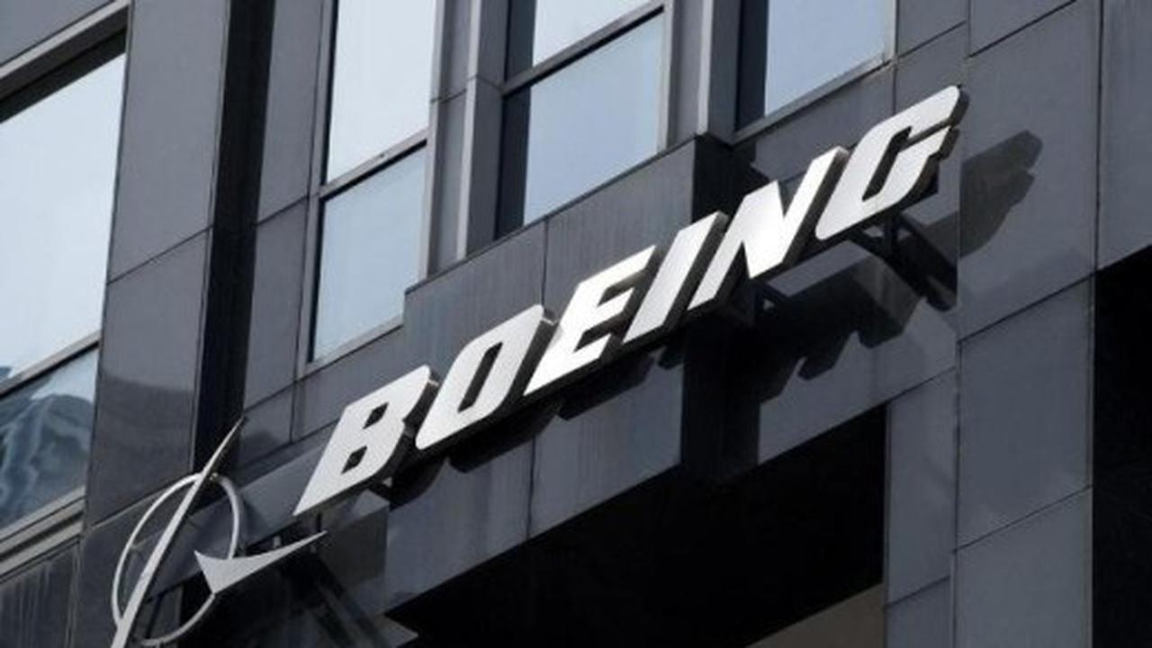 Boeing Rancang Ponsel Mata-mata Yang Bisa `Hancur Sendiri`