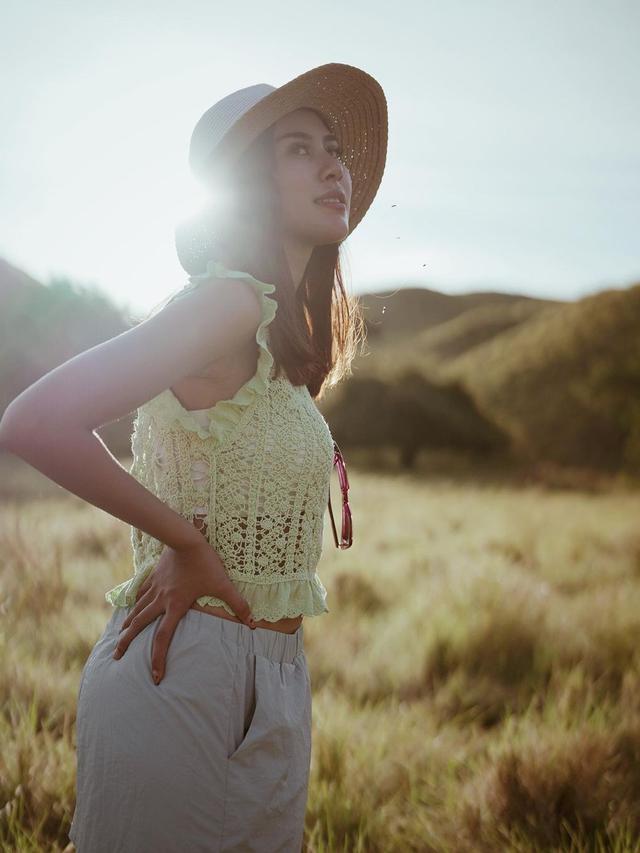 Liburan Syahnaz dan Jeje Govinda