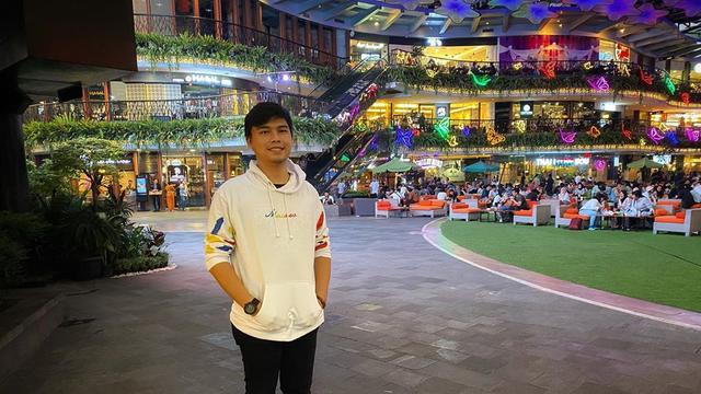 6 Potret Terbaru Adam Rama, Pemeran Hisyam ‘Tukang Bubur Naik Haji’