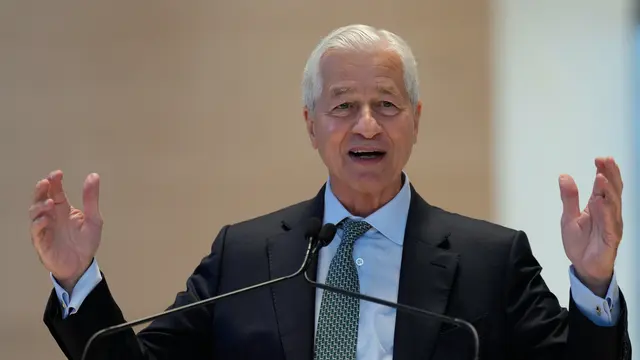 CEO JPMorgan Chase, Jamie Dimon, dalam sebuah upacara di New York, Selasa, 21 Oktober 2025. (AP Photo/Seth Wenig)