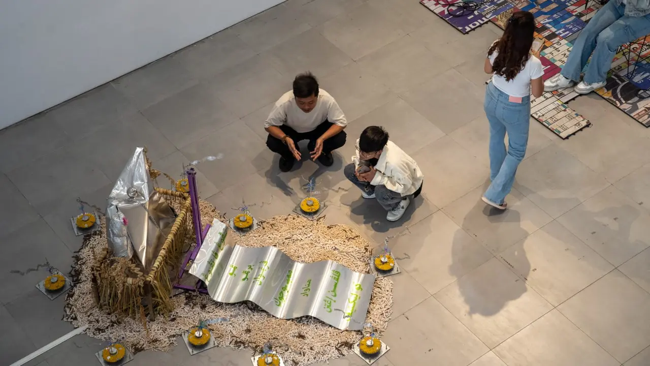 Tepung-Pa-Tepung yang diciptakan oleh Nani Nurhayati, seniman asal Majalengka, Jawa Barat menjadi salah satu yang menarik perhatian di Jakarta Biennale 2024.