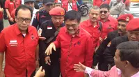 Djarot Saiful Hidayat-Sihar Sitorus mendaftar ke KPU Sumatera Utara. (Liputan6.com/Reza Efendi)