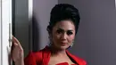 Krisdayanti mengimplementasikan semangat Kartini dalam dunia seni yang  ditekuninya kini. (M. Akrom Sukarya/Bintang.com)