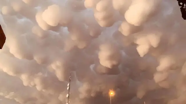 Viral, Penampakan Awan Langka Seperti Gumpalan Kapas di Langit Irak