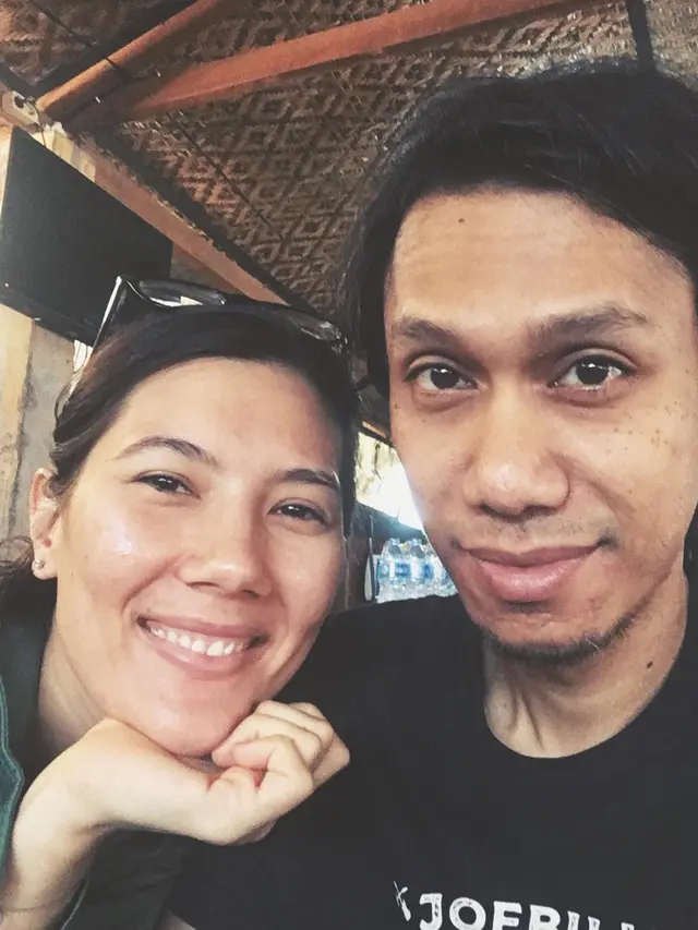 6 Potret Lawas Kebersamaan Eross Candra dan Istri, Sederhana Menikah di KUA