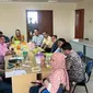 Panitia MH Thamrin Award 2024 dan Ketua PWI Jaya, Kesit Budi Handoyo menggelar rapat di Sekretariat PWI Jaya, di Jakarta. (istimewa)
