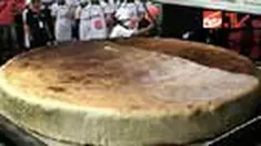 Kue Bakpia Djava Yogyakarta memiliki diameter 2,6 meter, keliling 8,25 meter, serta tebal 30 sentimeter dan menjadi yang terbesar di Indonesia. 