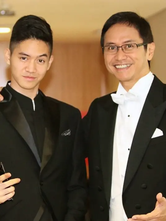 Bakat musik sudah diturunkan kepada Tristan oleh sang ayah yang merupakan seorang komponis yang handal.  (viainstagram@tristanjulianos/Bintang.com)