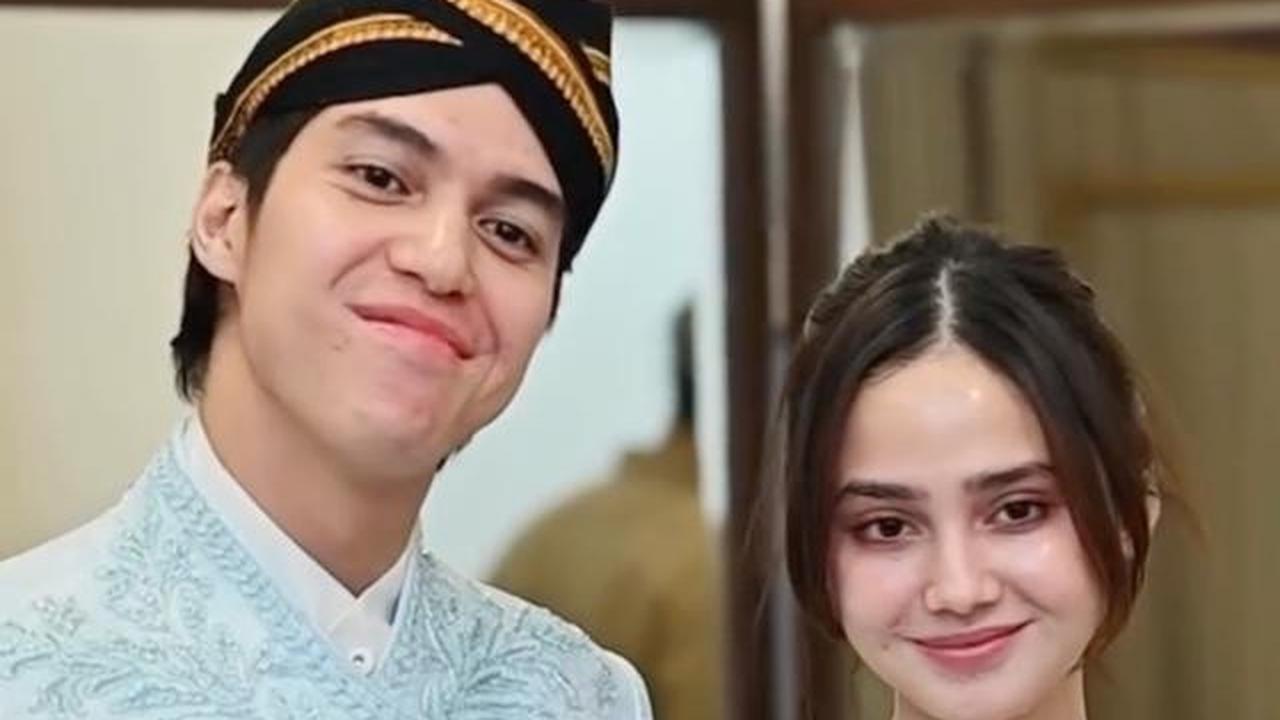 El Rumi dan Syifa Hadju Sah Jadi Suami Istri, Ahmad Dhani Bagikan Foto Keluarga Bernuansa Jawa