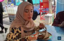 Jadi Istri Bupati Kendal, Potret Chacha Frederica Blak-blakan Tak Malu Makan di Pinggir Jalan