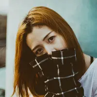 Ilustrasi perempuan pemalu/copyright unsplash.com/Larm Ramh