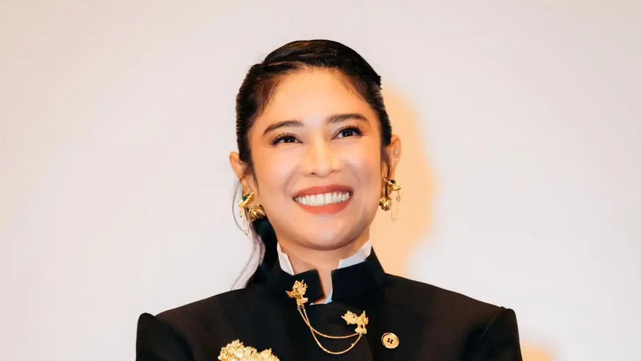Kebaya janggan public figure