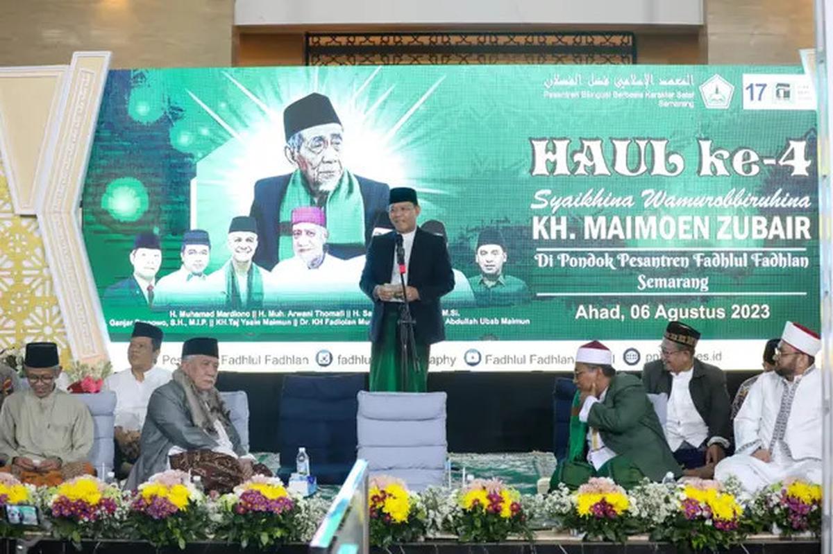 Biografi KH. Maimun Zubair, Sang Kiai Kharismatik dengan Kewalian yang Melegenda