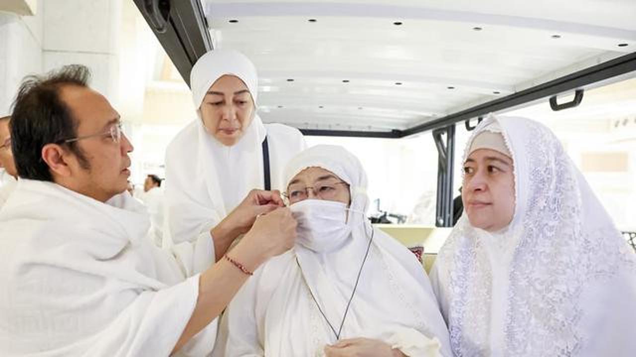 Momen Megawati Umrah Bareng Keluarga, Bantu Prananda saat Proses Tahalul