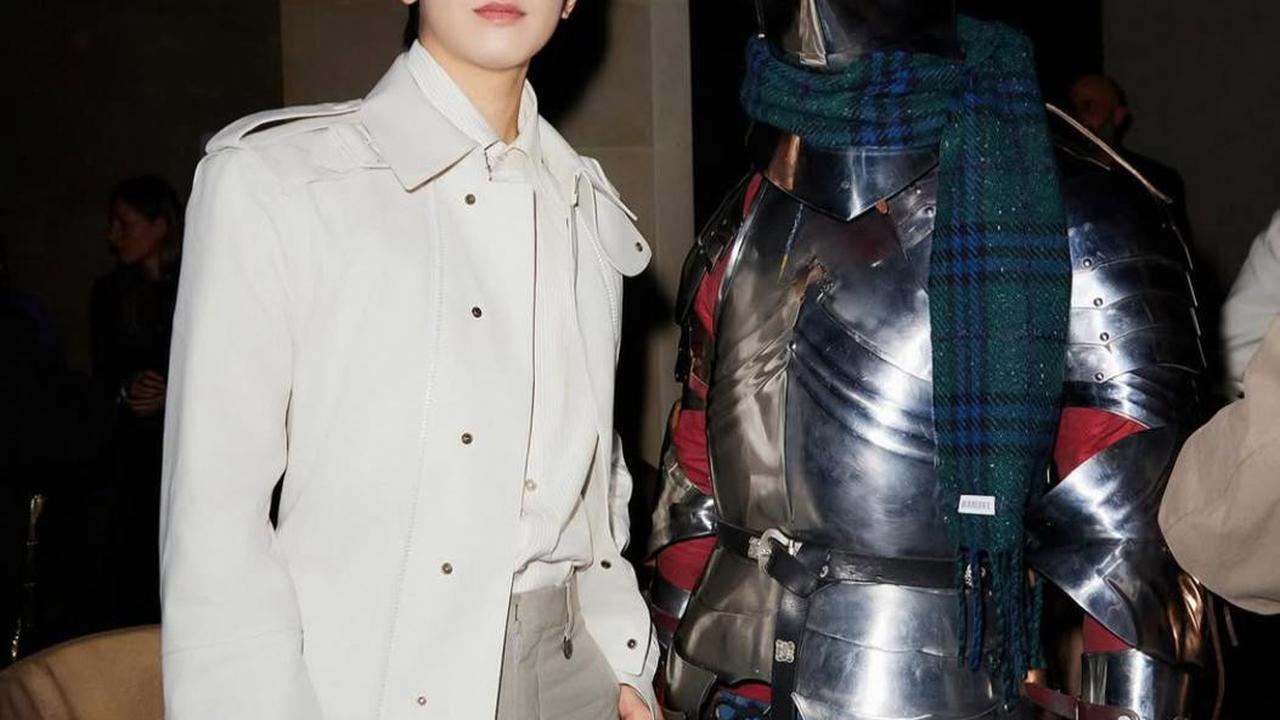 Wonwoo SEVENTEEN Debut di London Fashion Week 2025, Gayanya Bak Pangeran Modern
